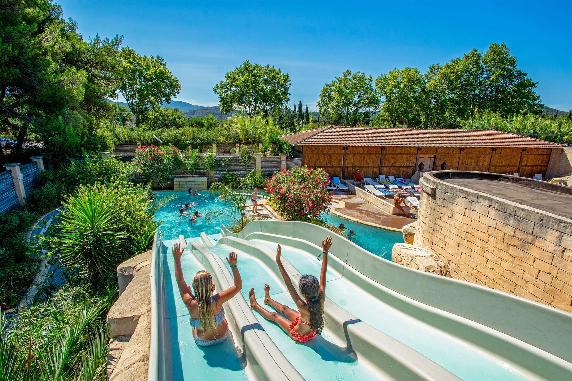 la piscine du camping tikayan prairie